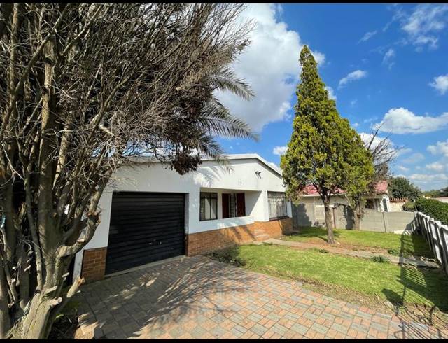 BUSINESS FOR SALE IN REIGERPARK